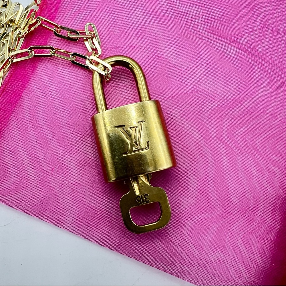 Louis Vuitton Lock & Key #315 on Giani Bernini Paperclip Link 18" Chain Necklace - Picture 13 of 17